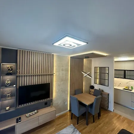 Apartment Lux Park Novi