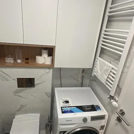 Lux Park Novi Διαμέρισμα *