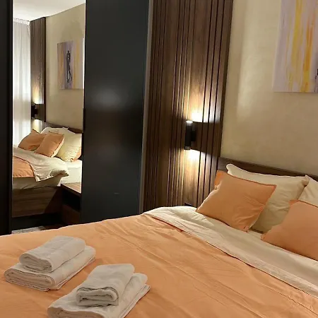 Apartment Lux Park Novi *